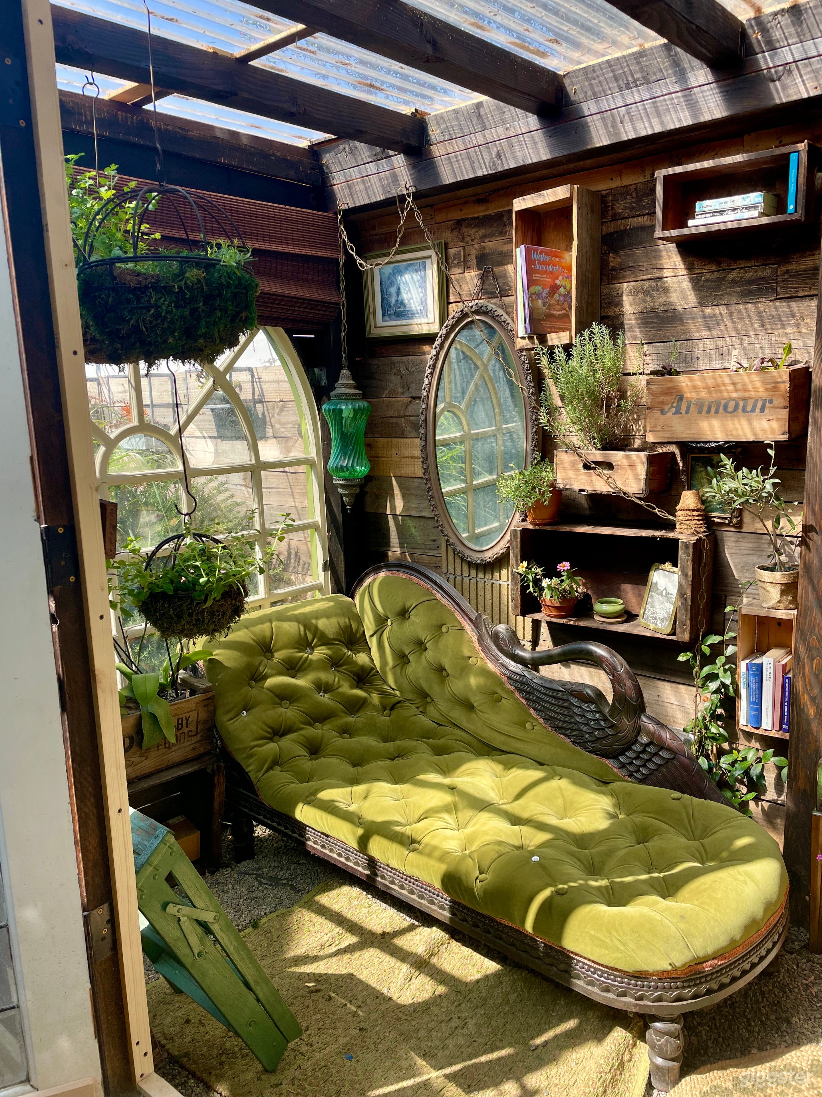 Eclectic Bohemian Plant House Photo 4