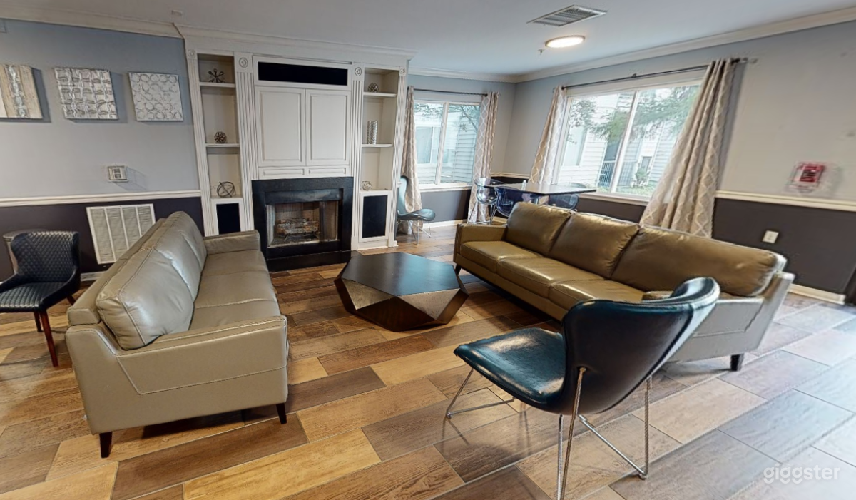 Versatile, Spacious Lounge in Northern Baltimore Photo 1