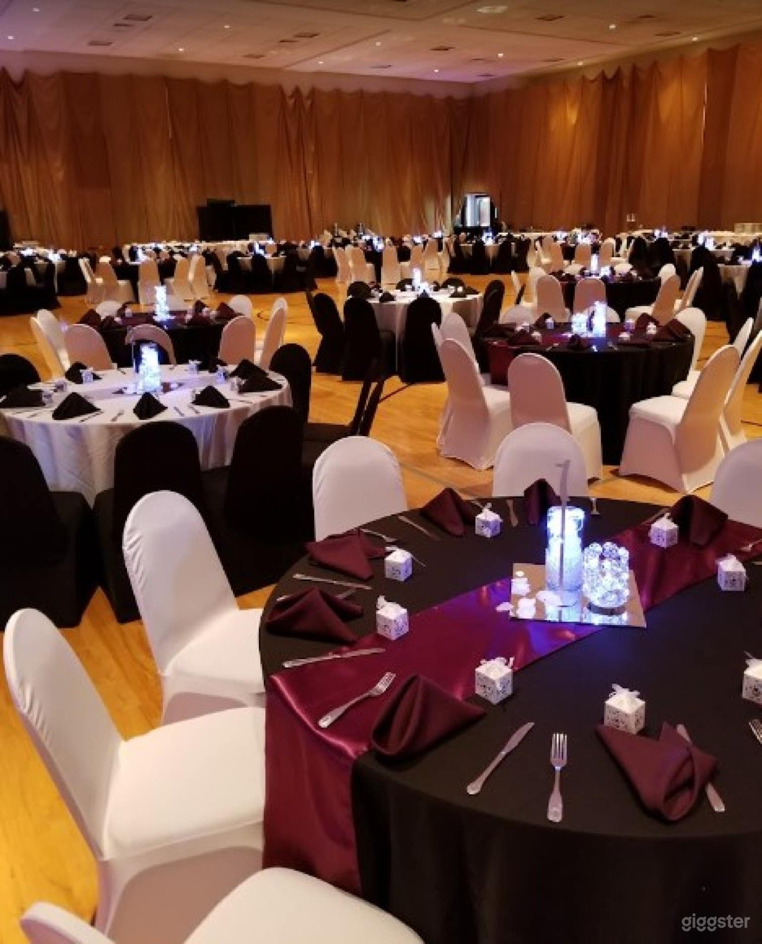 Main Hall/ Lobby Room For Events Photo 4