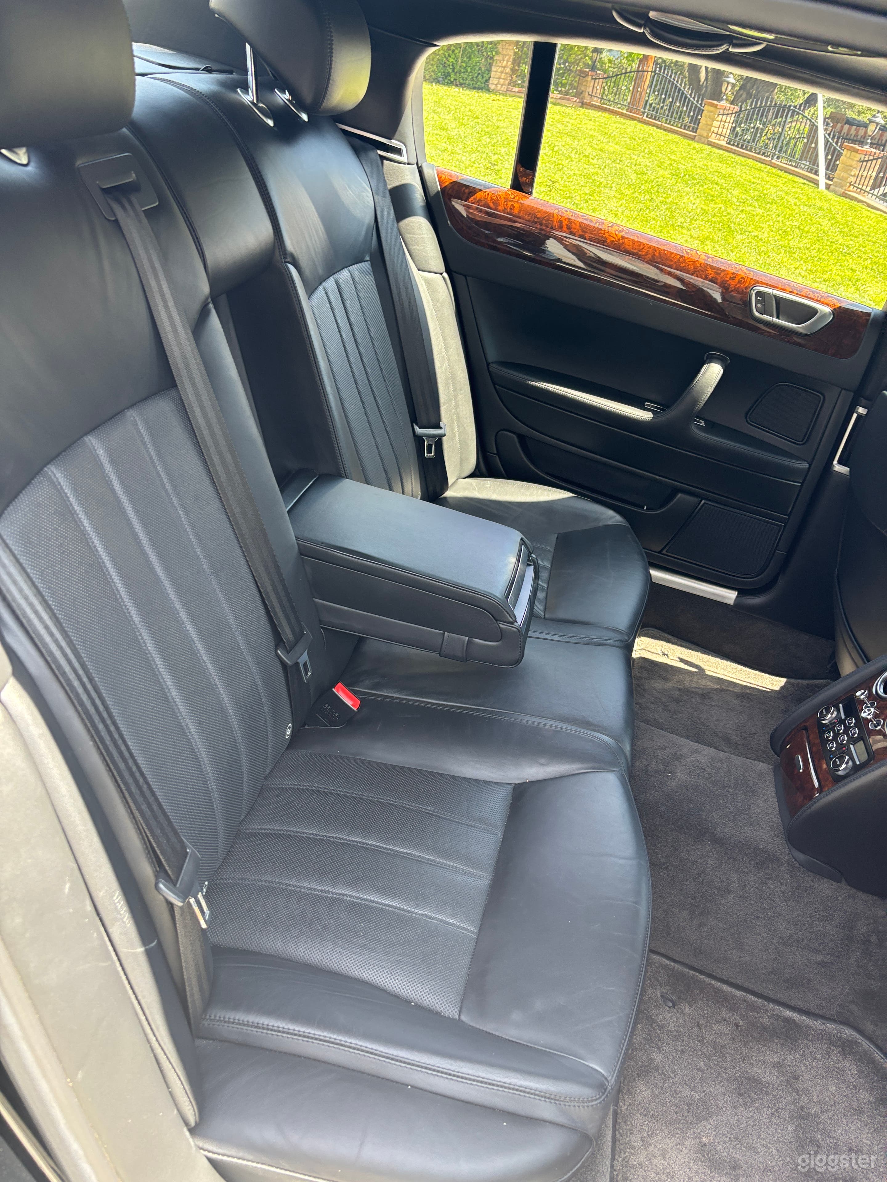 Sweet Black Bentley Continental Flying Spur-Timeless Classic Photo 4
