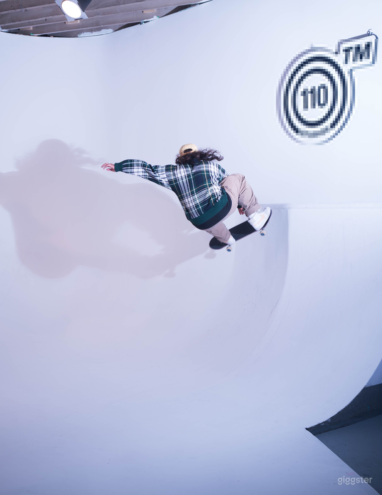  Production Film Studio// Skateable cyc! 