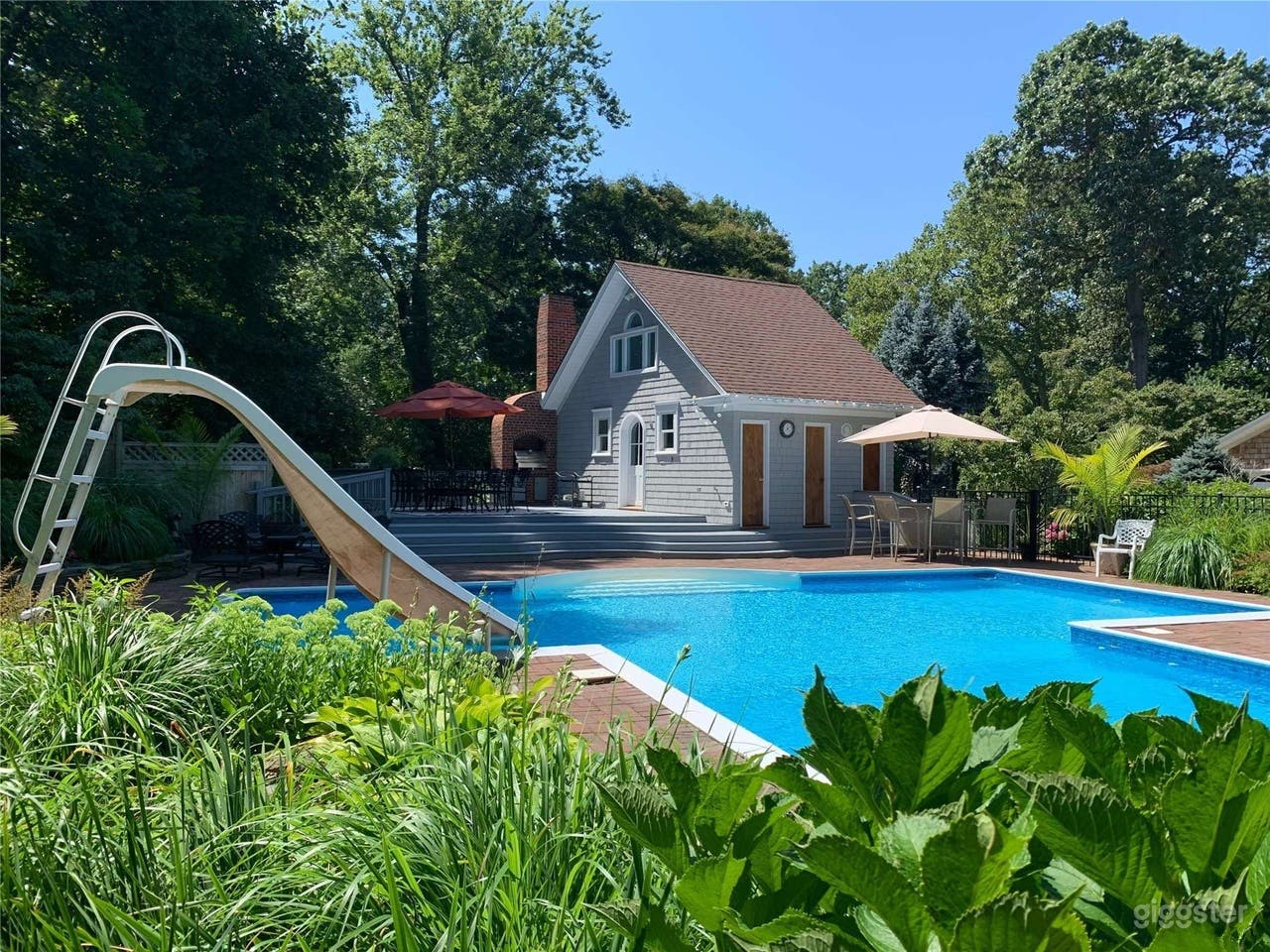 Cabana with bathroom