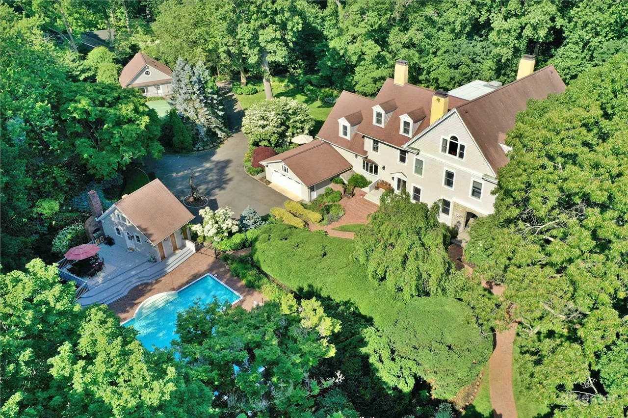 Home is on a cul-de-sac