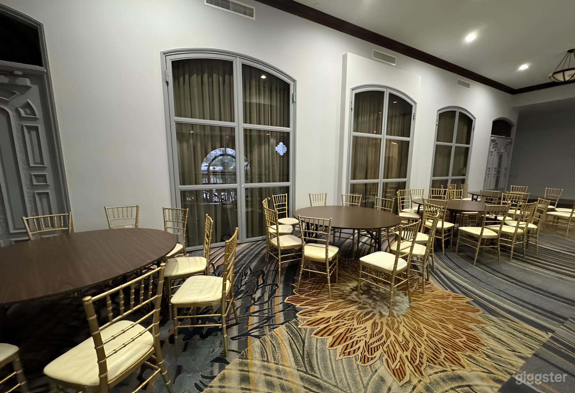 Elegant Mezzanine for Productions Photo 3