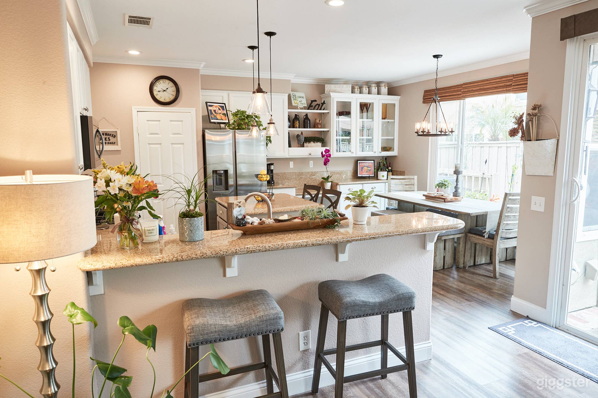 Cozy &amp; Clean 2-Story Home Photo 1