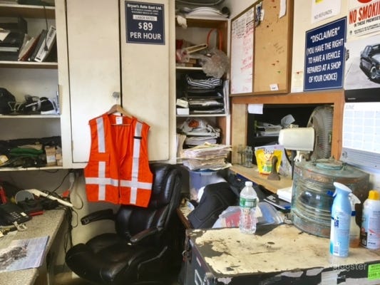 Auto Body Shop Photo 4