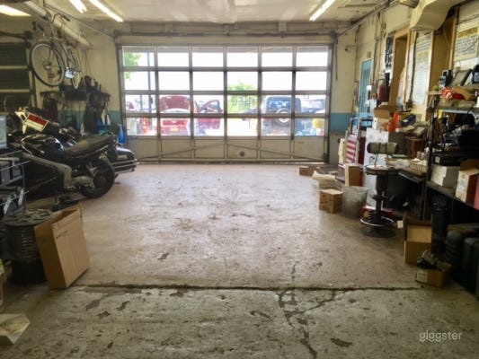 Auto Body Shop Photo 1