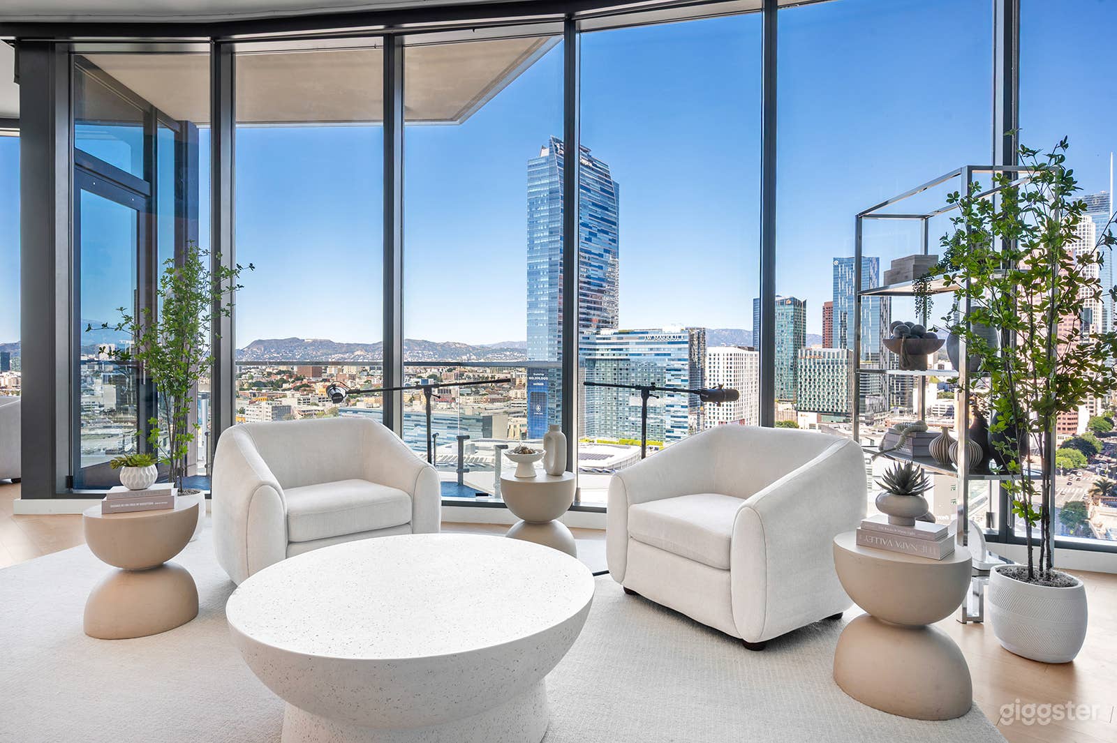 Stunning DTLA Production & Podcast Studio- Studio A Photo 4