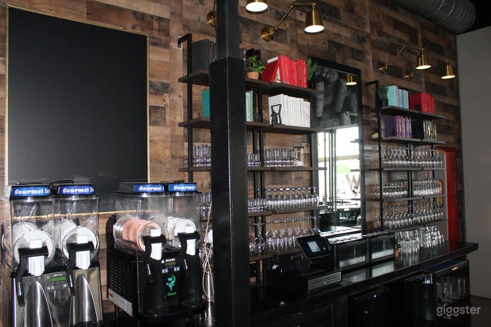 Modern Winery in Grapevine Photo 3