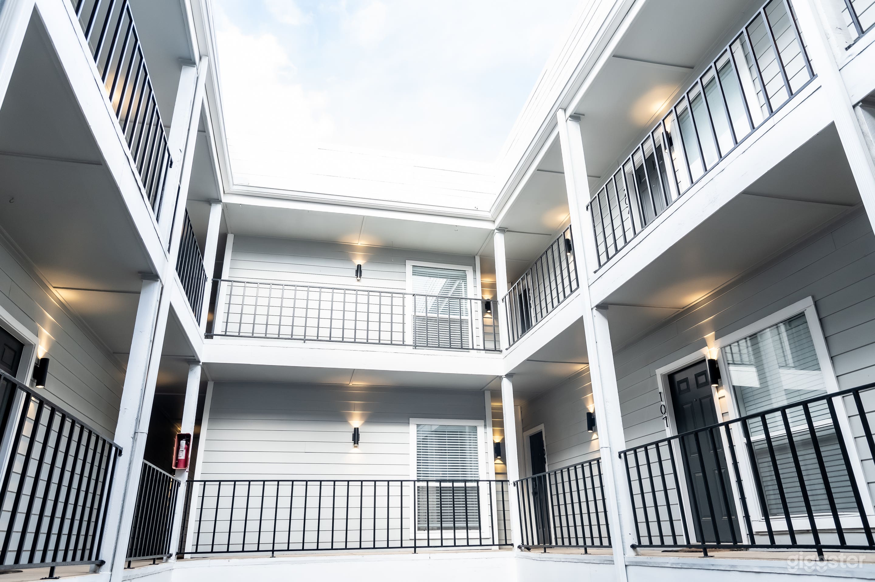 Uptown Dallas Cozy 2 Bedroom! Photo 1