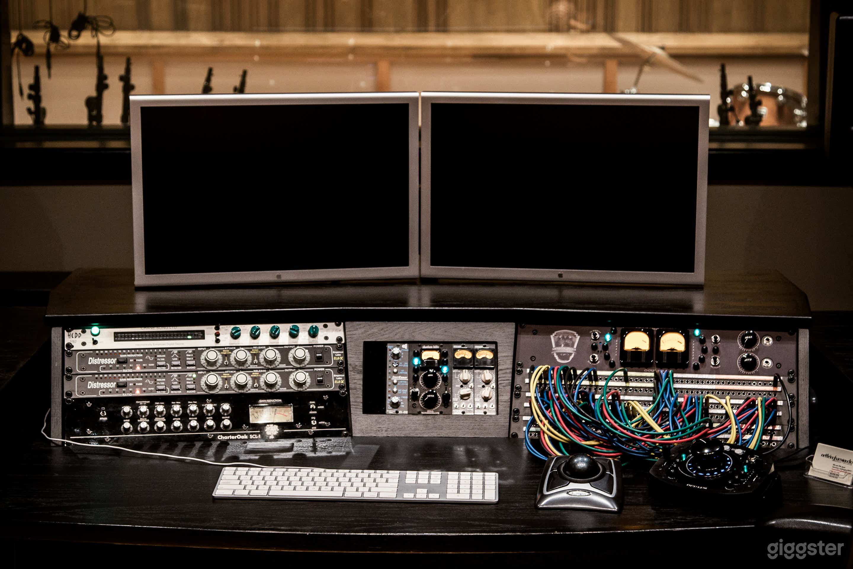 Elegant Recording &amp; Rehearsal Space near PDX Photo 4