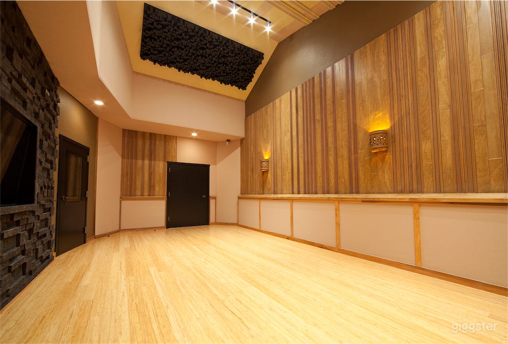 Elegant Recording &amp; Rehearsal Space near PDX Photo 2