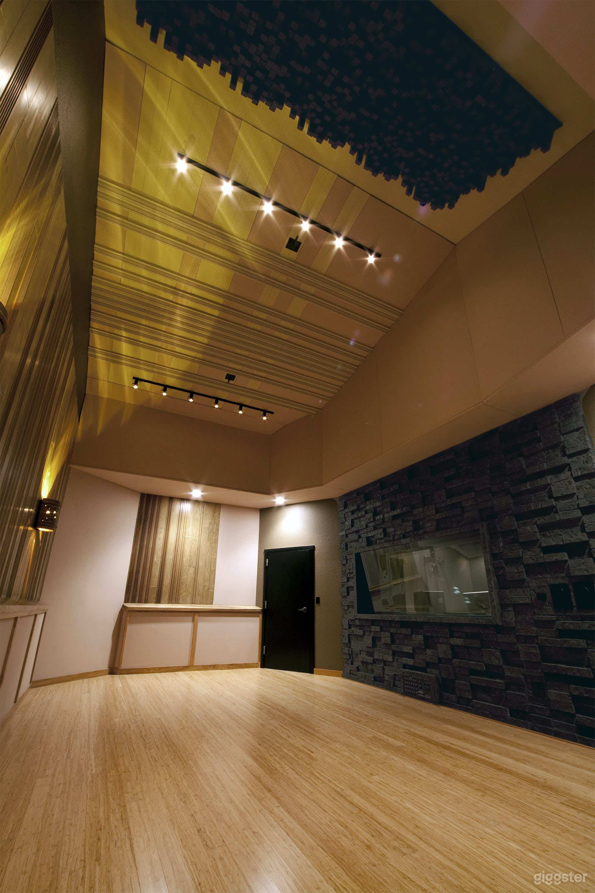 Elegant Recording &amp; Rehearsal Space near PDX Photo 3