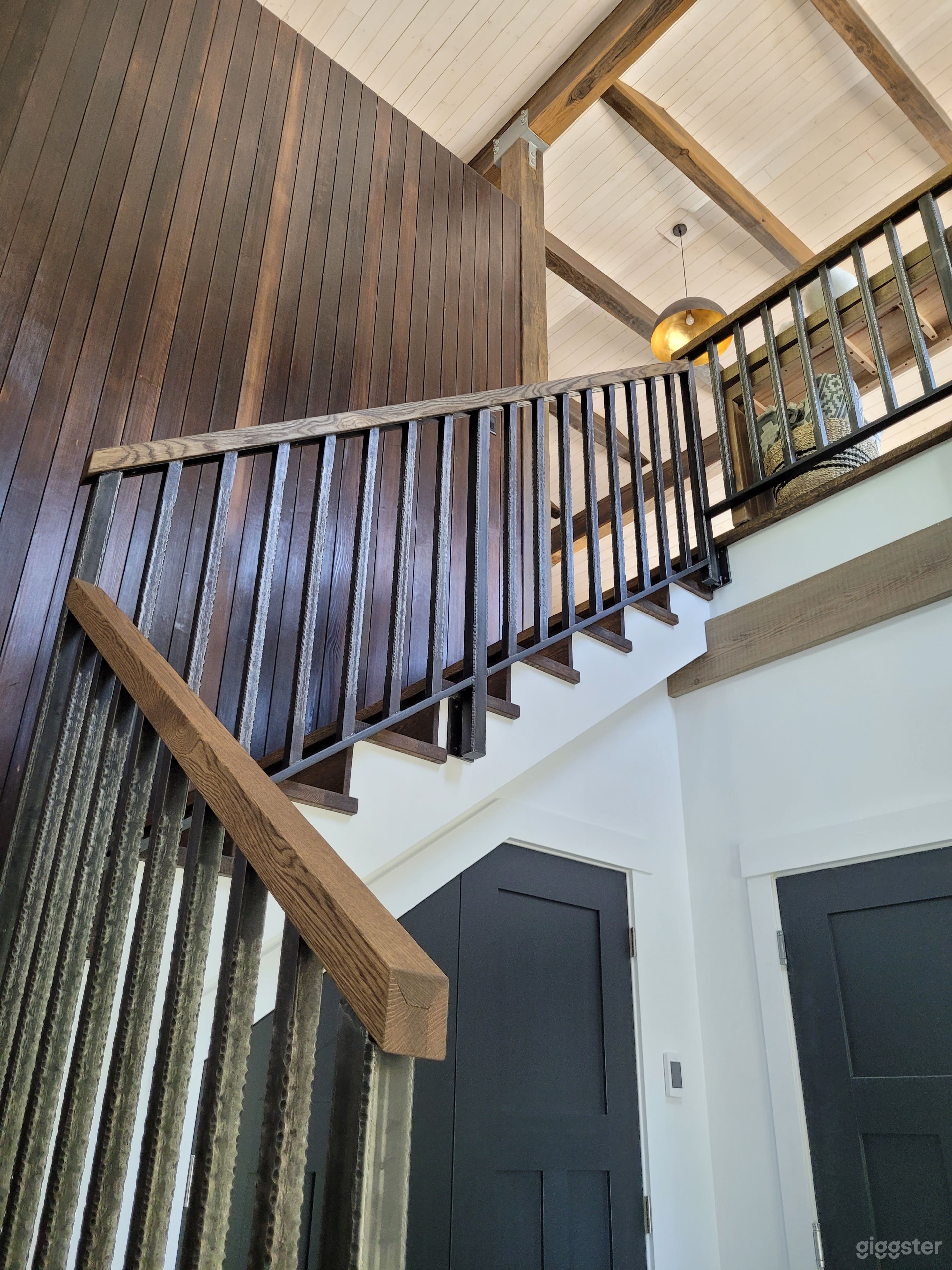 Barn House in the Meadows Photo 2