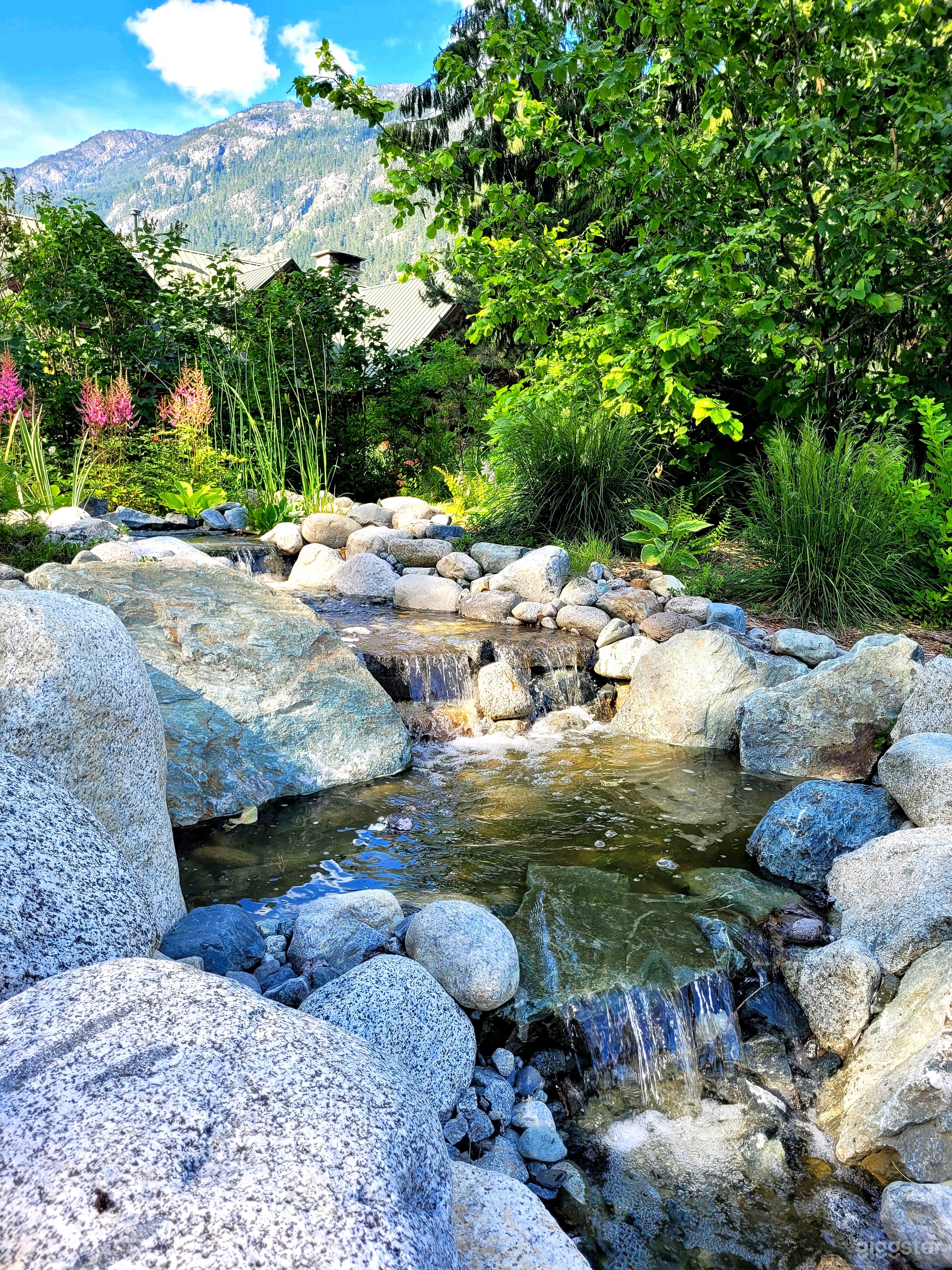 Barn House in the Meadows Photo 4