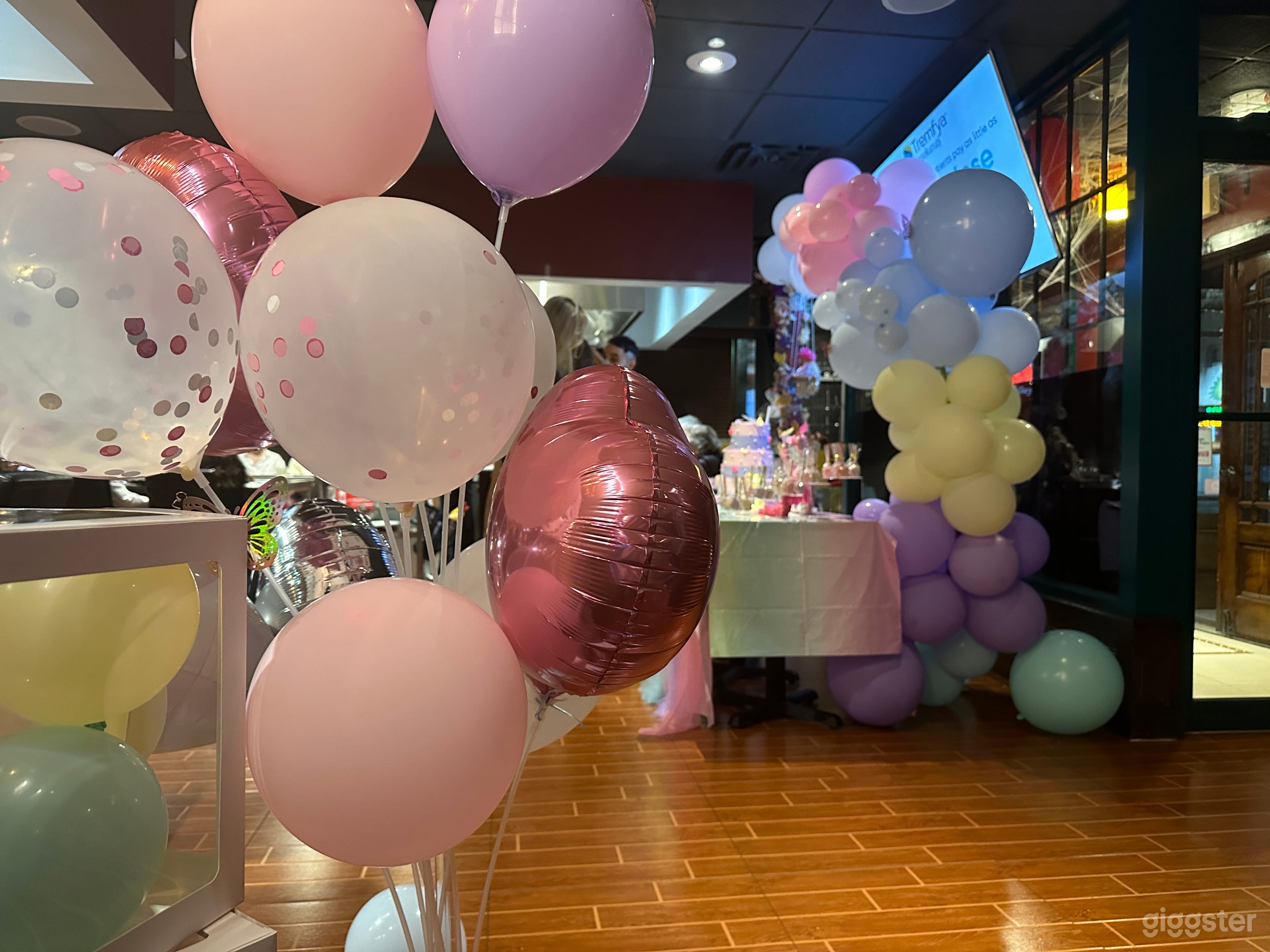 Event Party Bar Restaurant Photo 1