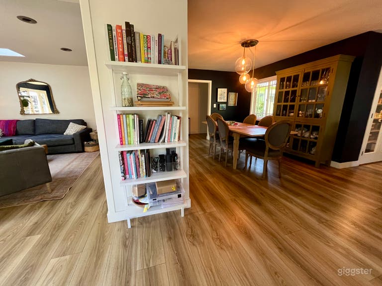  Open Concept California Kitchen & Living Space 