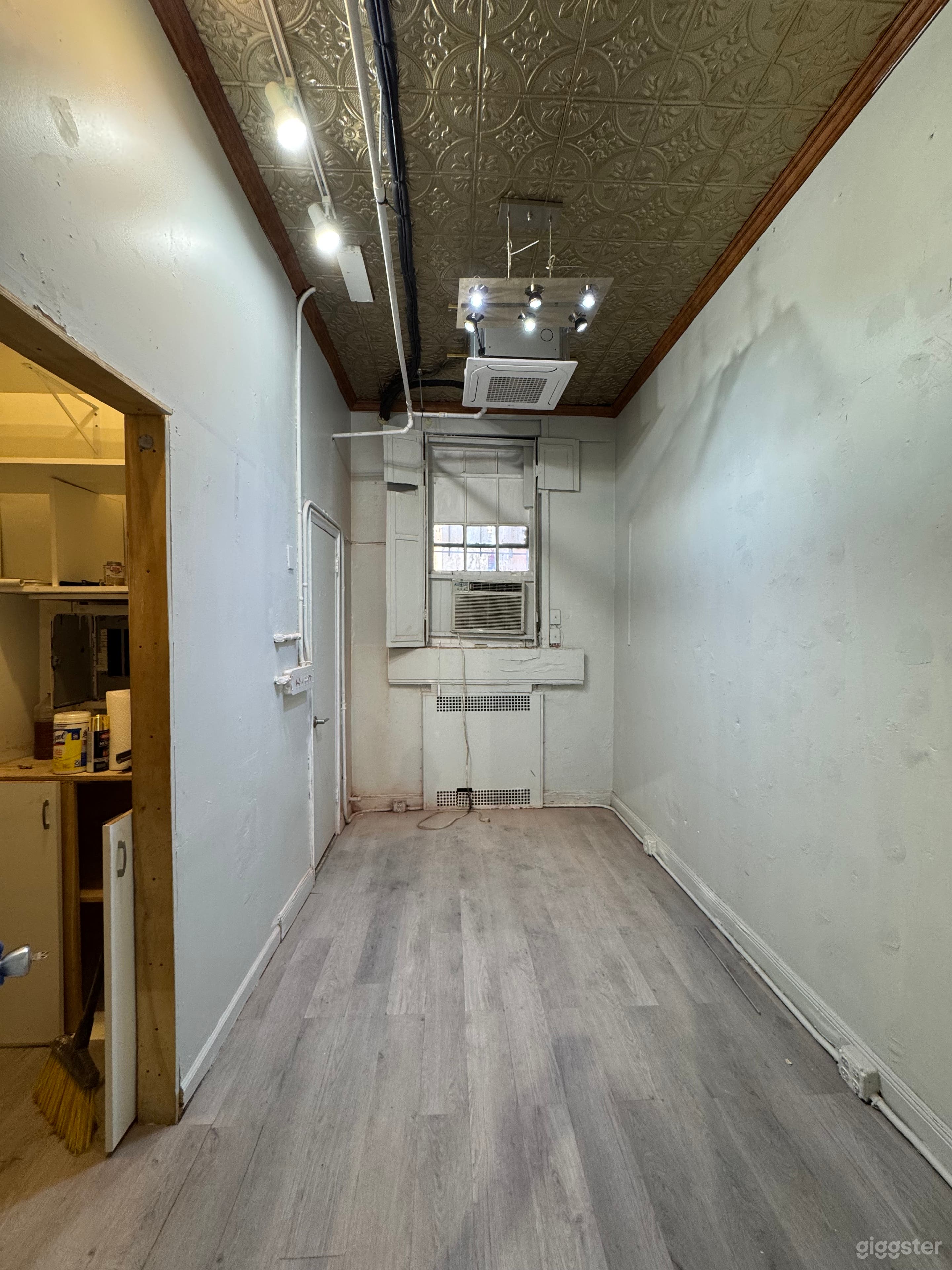 Charming Street Retail on the Lower East side.  Photo 4