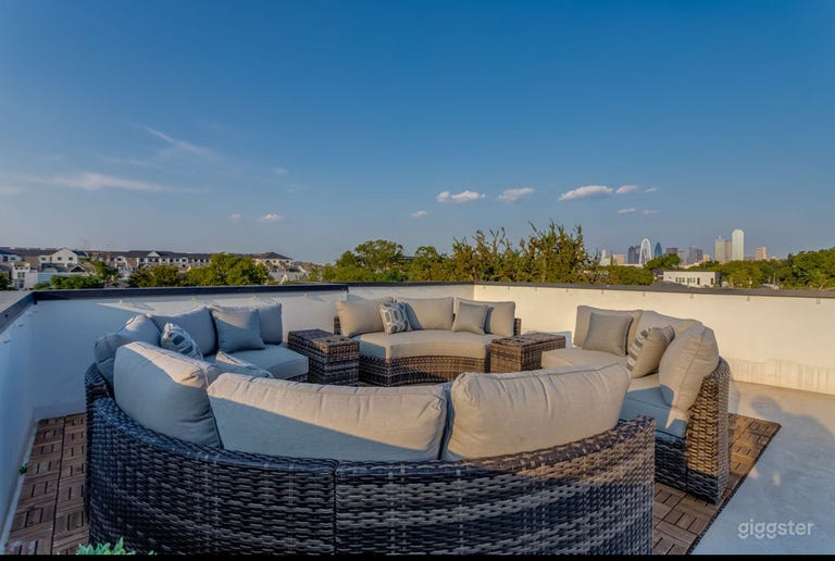  Casa de Lujo con Terraza en la Azotea y Vistas al Centro de Dallas 