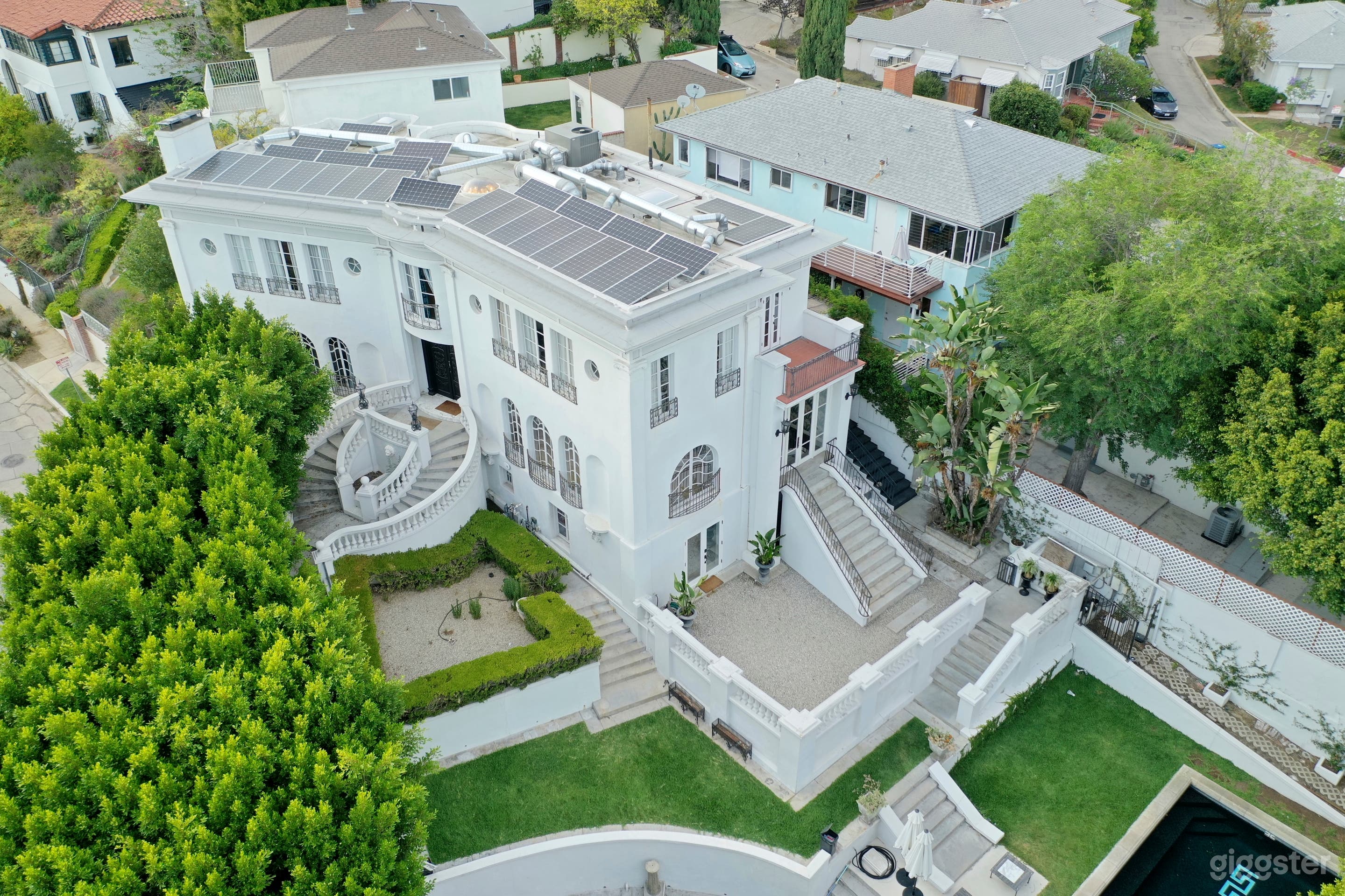 ARCHITECTURAL GEM: VIEWS & GARDENS  Photo 1