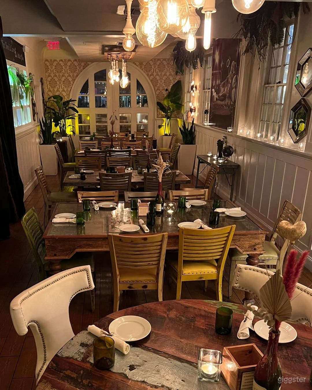 The Front Private Room Photo 4