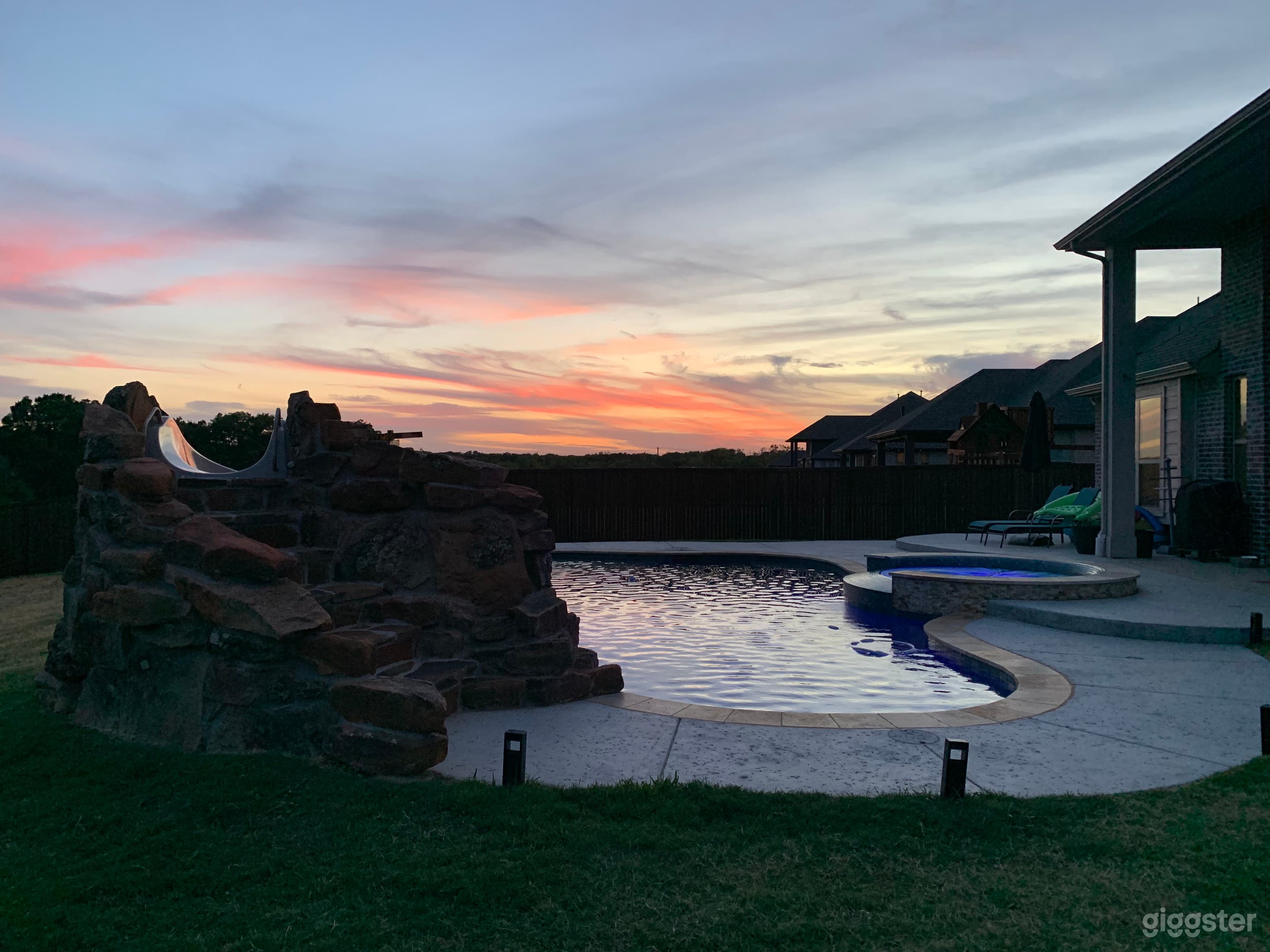 Beautiful Tropical Pool with Waterslide &amp; Grotto Photo 2