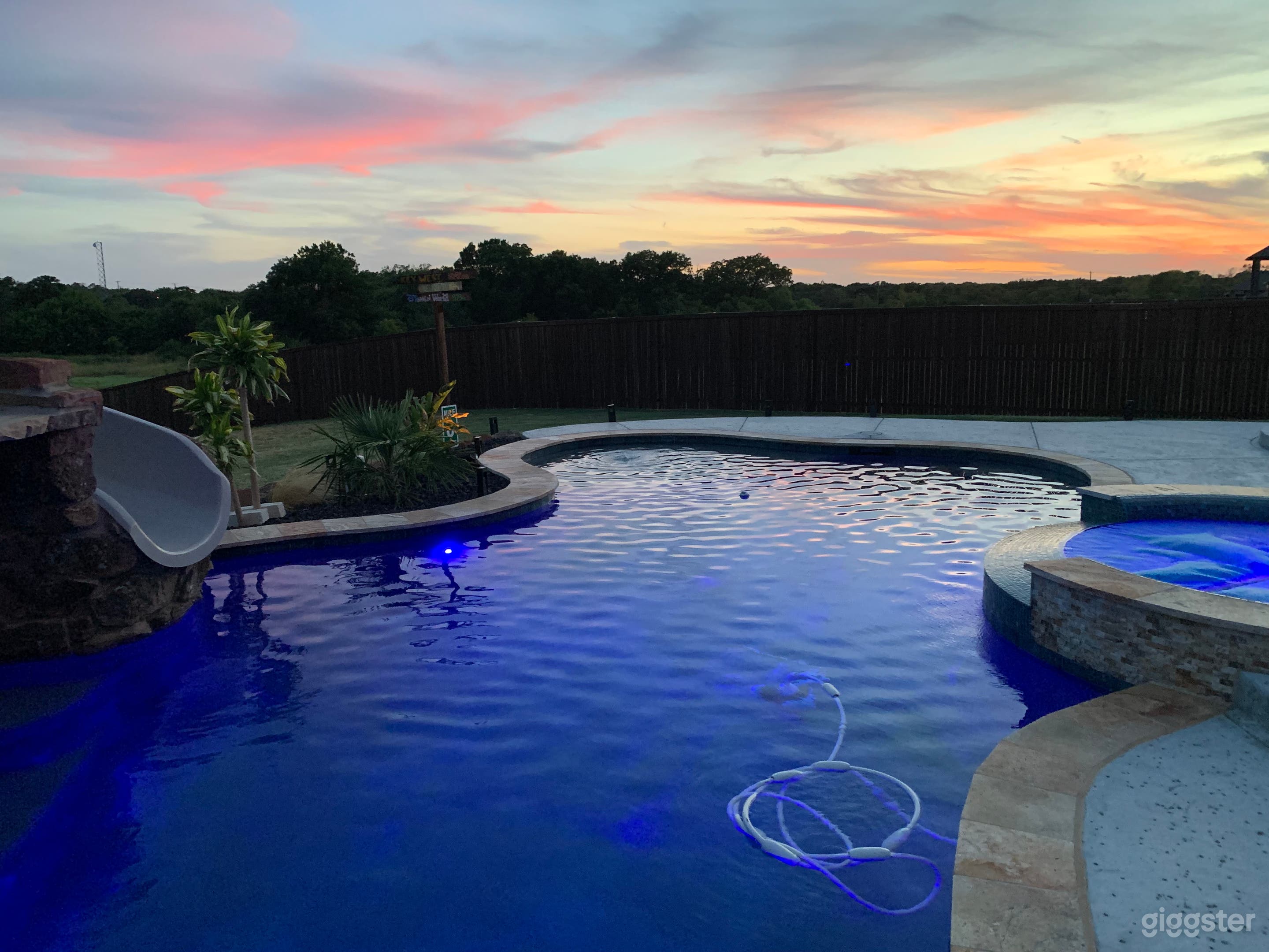 Beautiful Tropical Pool with Waterslide &amp; Grotto Photo 3