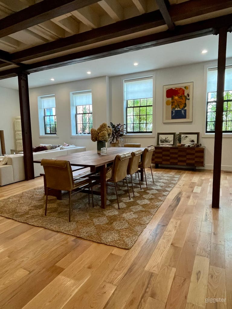  Old City Carriage House 