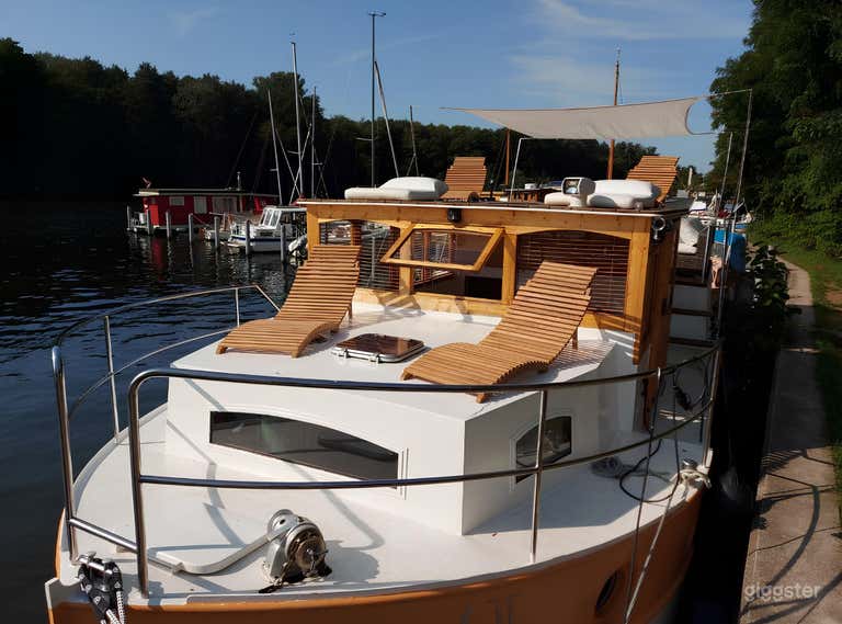  Maddi Eventschiff 