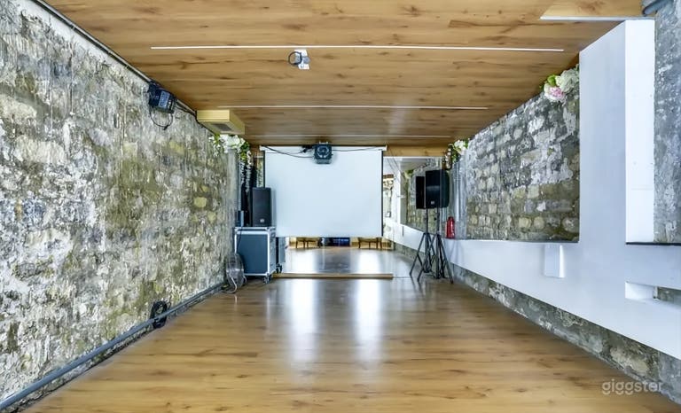  Fotostudio & Meetingraum mit Dekor in Paris 