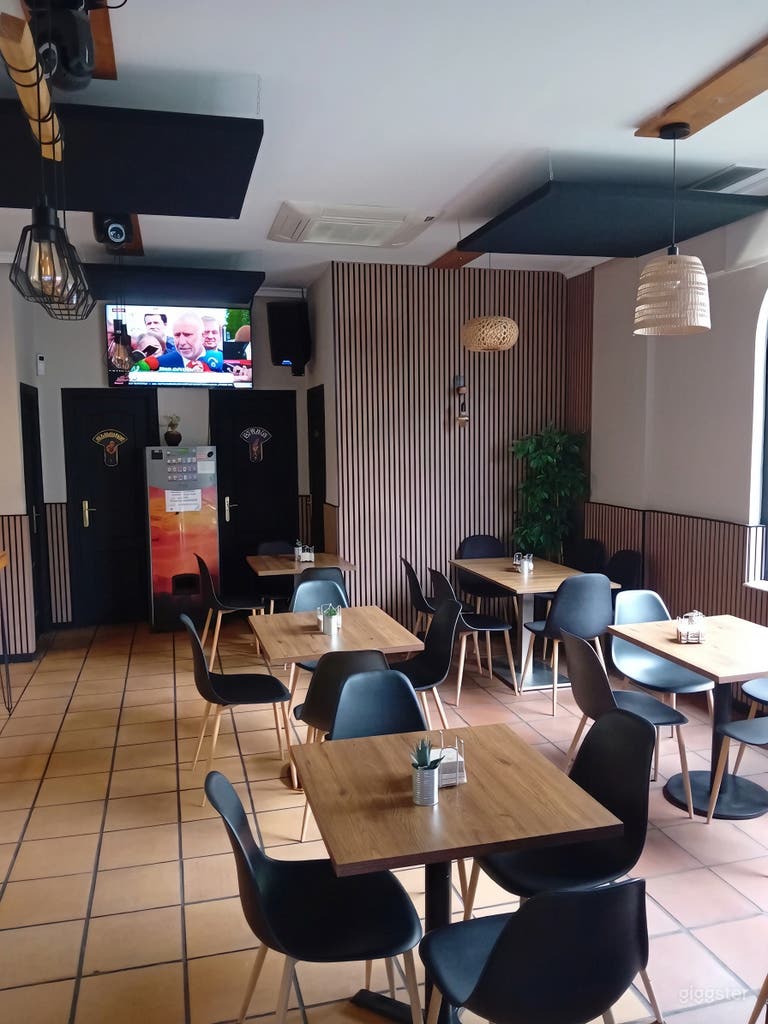  Bar Café Restaurant 