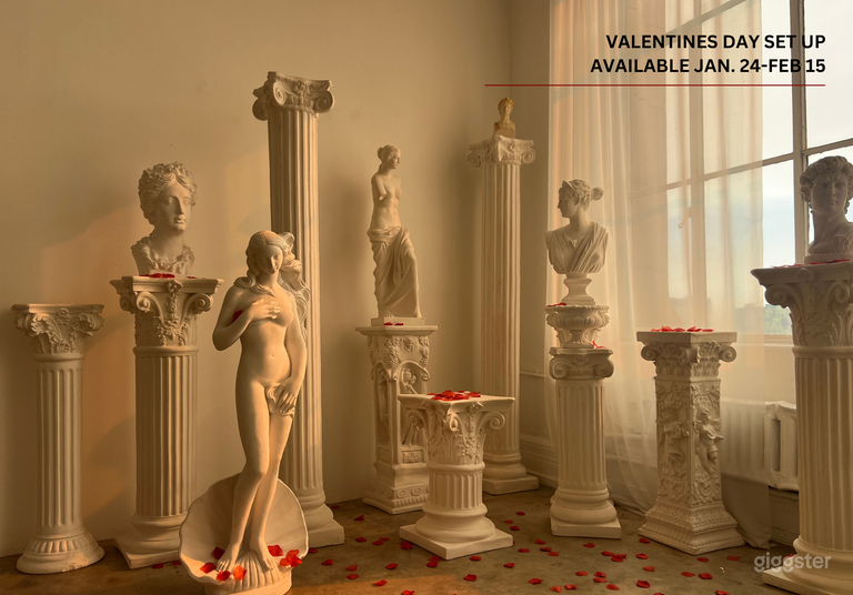  Modern Natural Light Studio with Elegant Features 