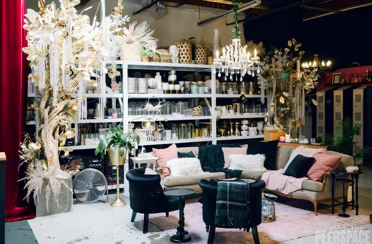  Creative Urban Studio (Buyout) 