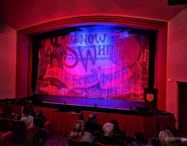  Stage area 
