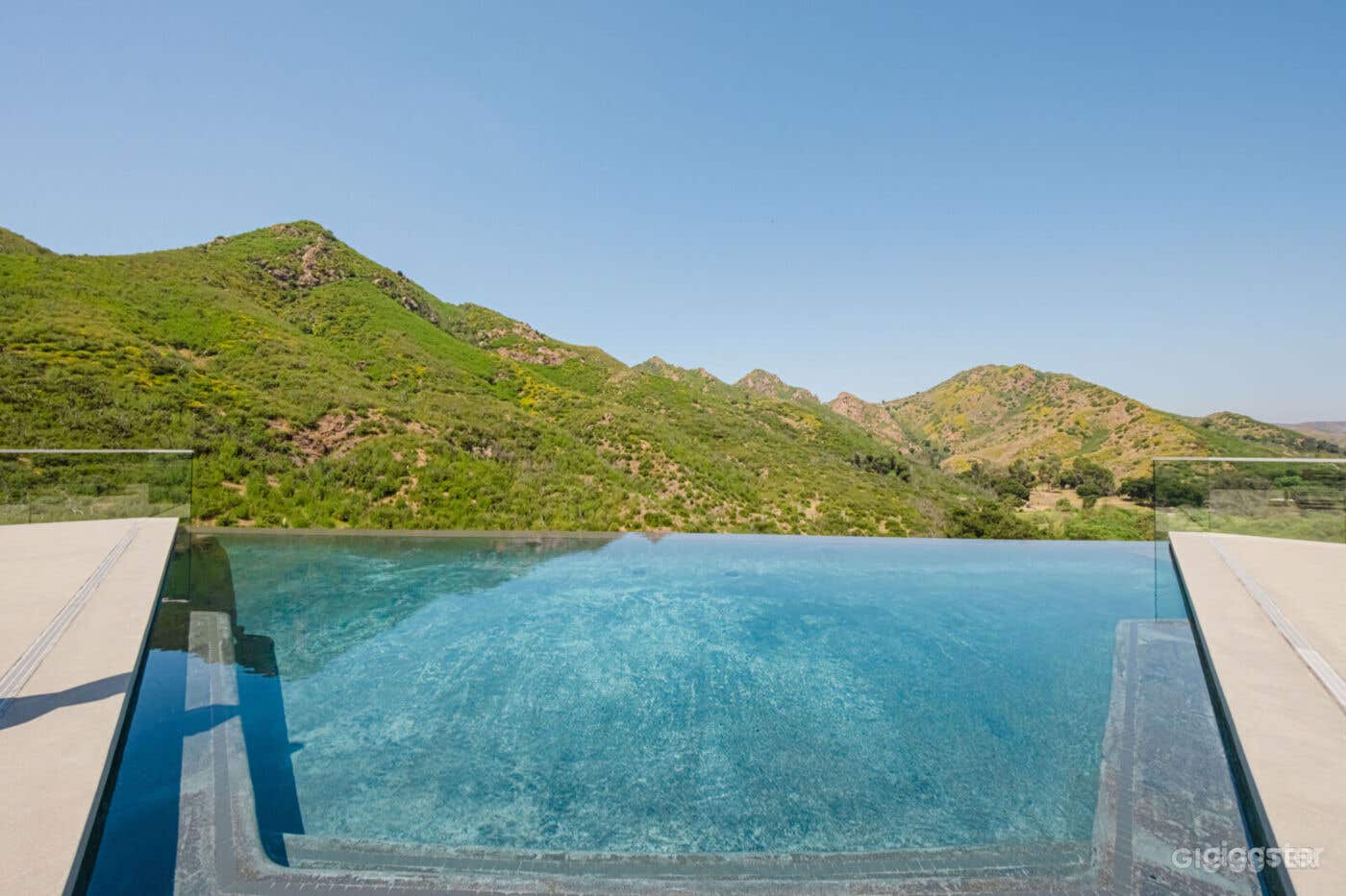  AGOURA MAJESTIC MOUNTAIN RETREAT/POOL Photo 3