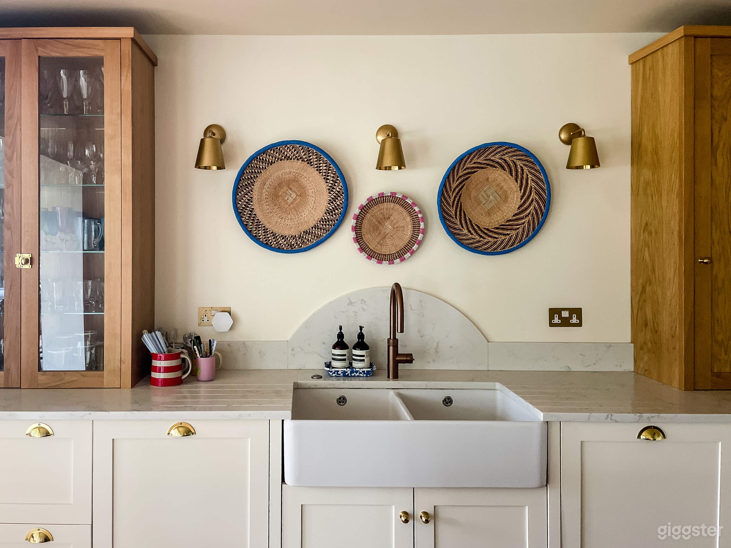 Cosy house with English walled garden Photo 4