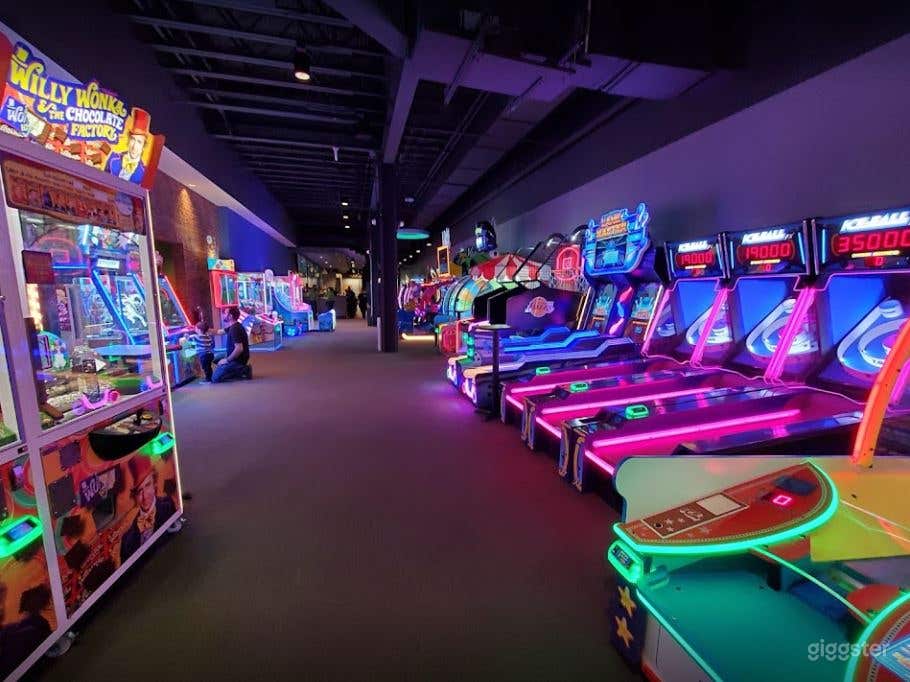 Ultramodern Sports Bar and Restaurant  Photo 1