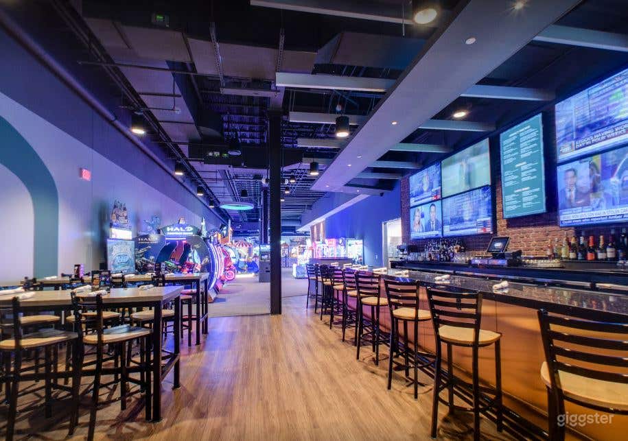 Ultramodern Sports Bar and Restaurant  Photo 4