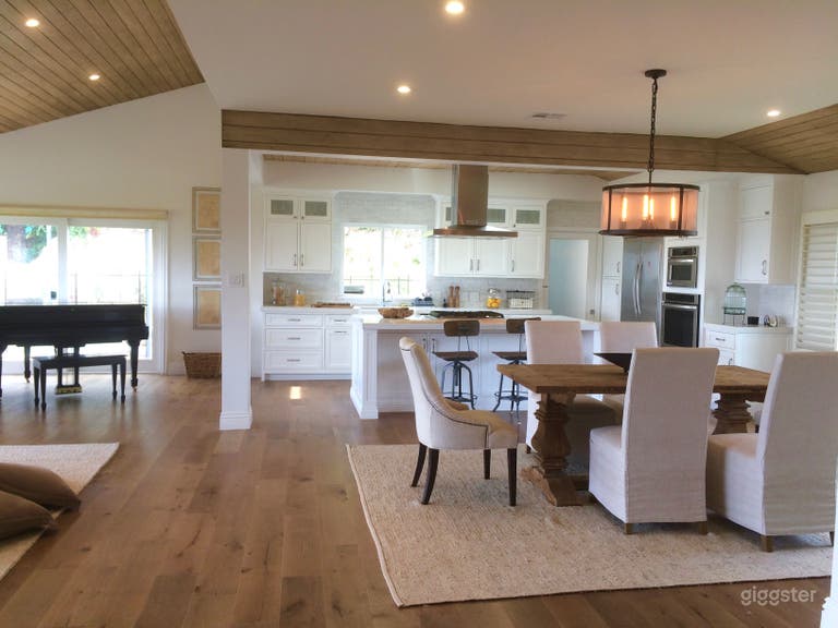  Living , Dining Room 