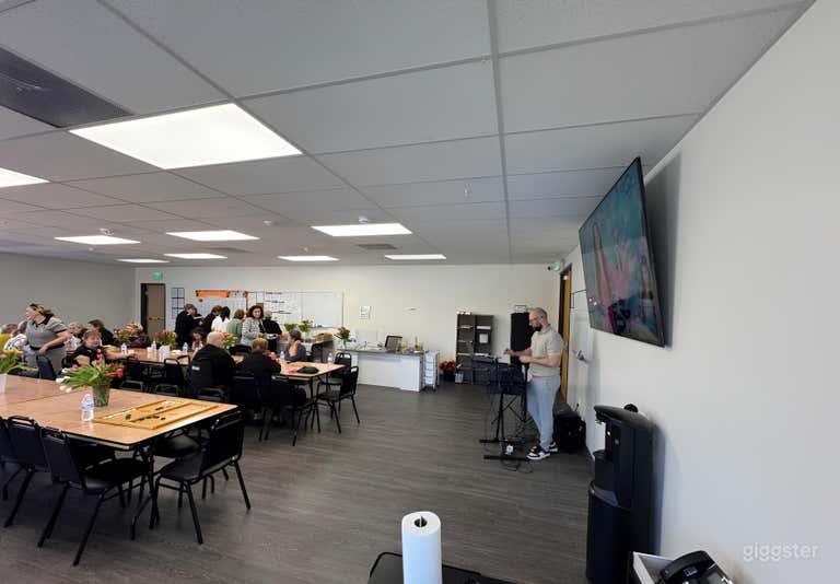  Hospital Dining and Gathering Area 