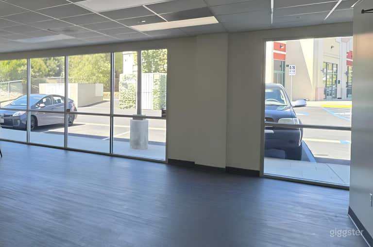  Hospital Dining and Gathering Area 