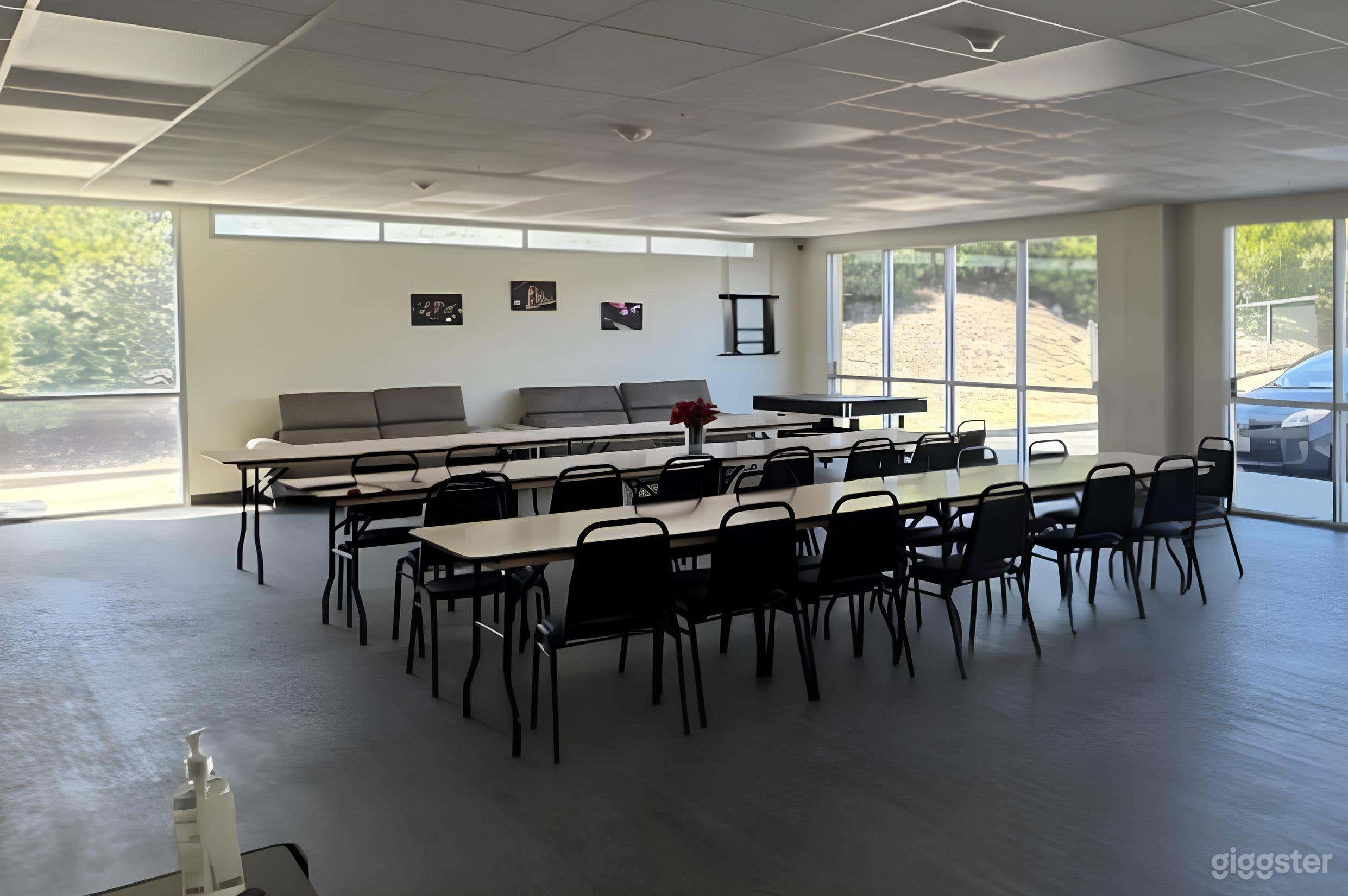 Hospital Dining and Gathering Area Photo 3