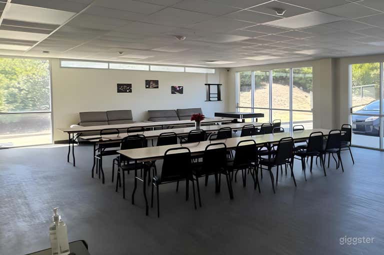  Hospital Dining and Gathering Area 