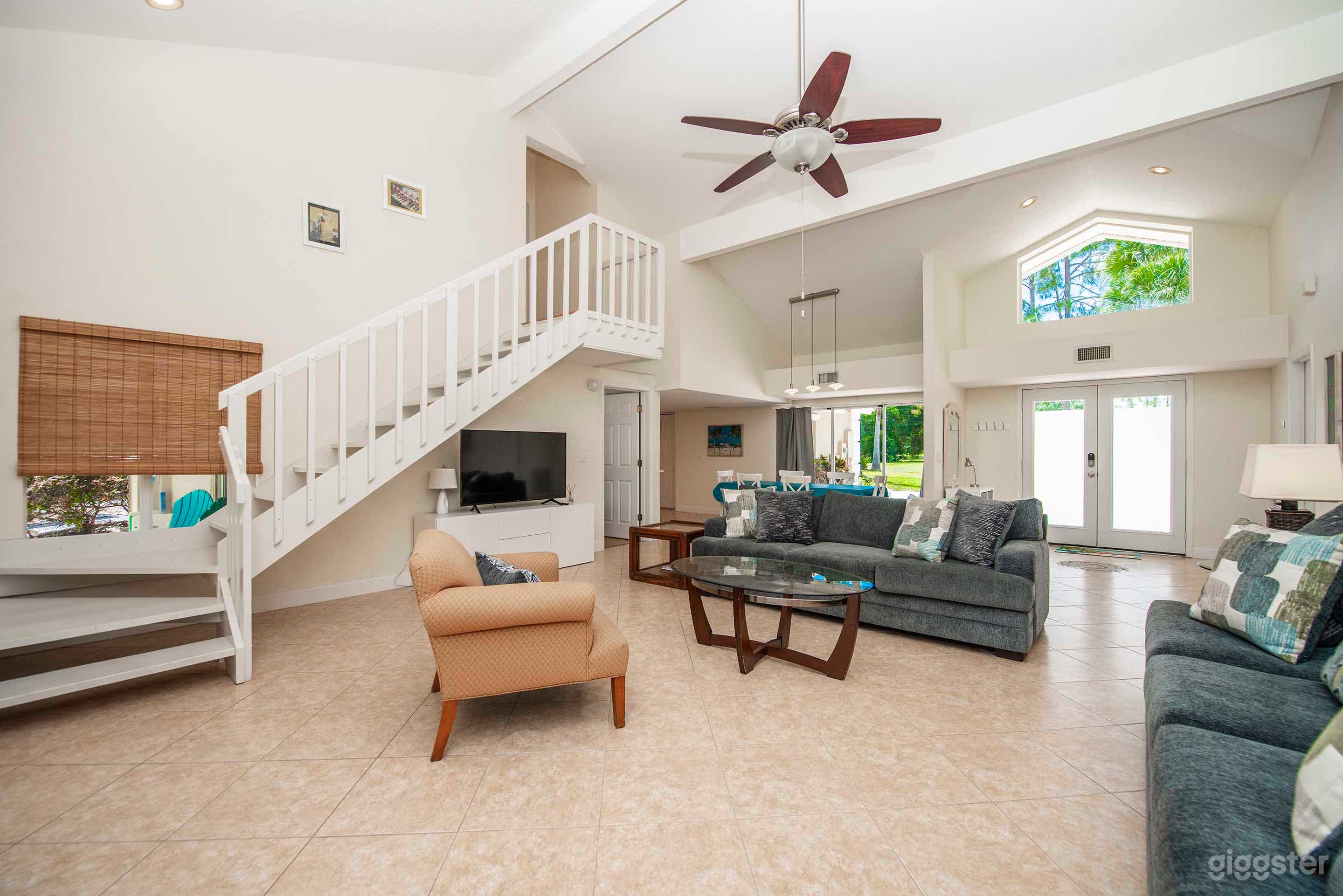 Contemporary Home with Great Light Photo 1