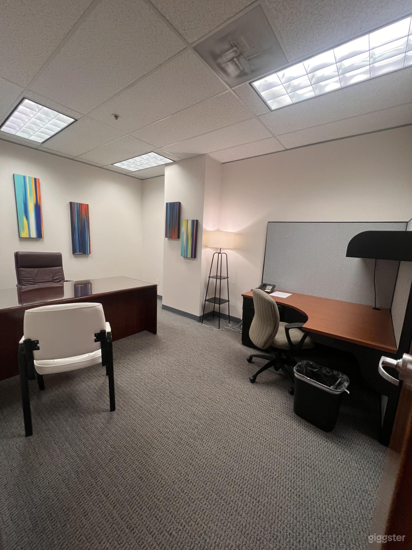 Private Executive Office Suite- Premium Furnished Space. Photo 2