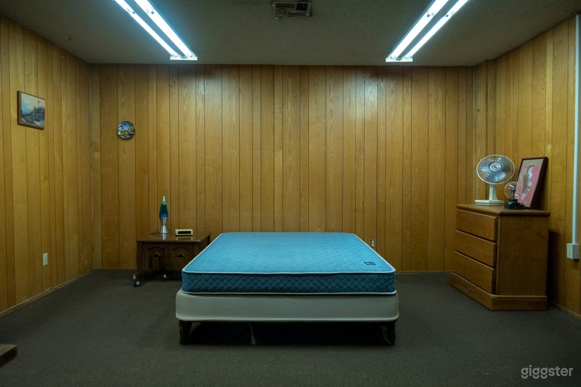 Vintage Film Sets | Hospital, Bar Set, Motel and more Photo 2