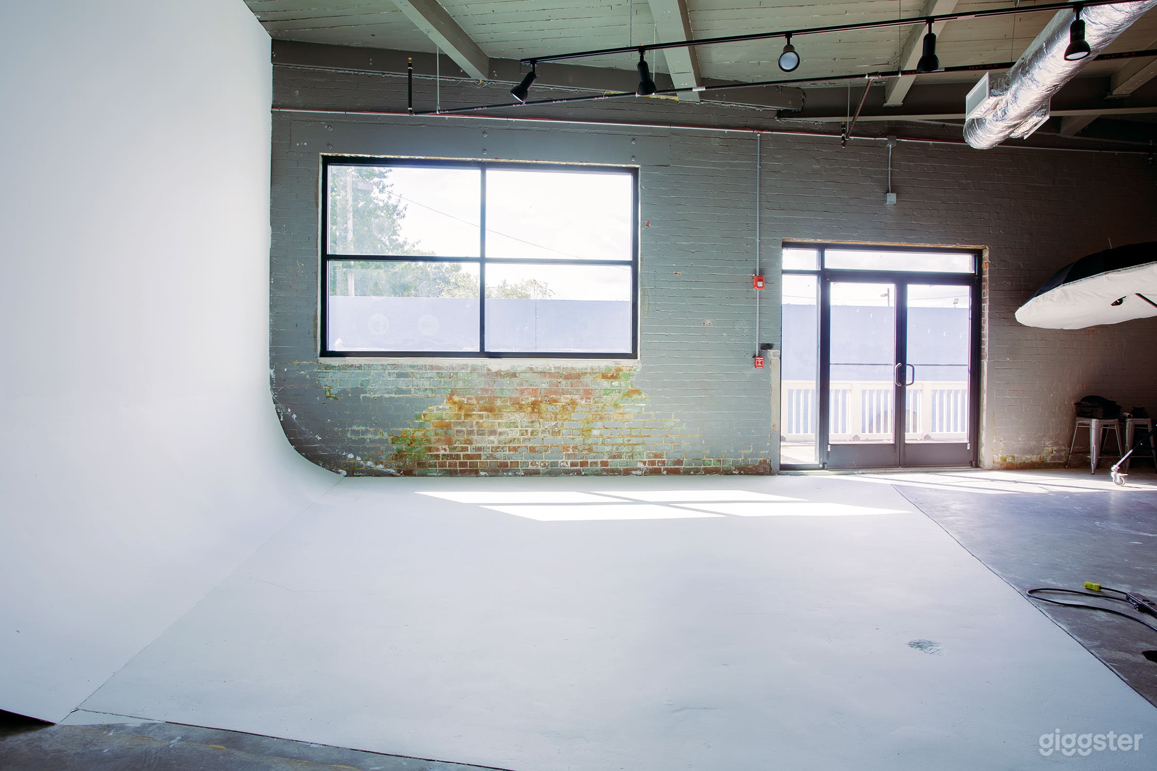 Creative Studio with Cyc Wall  Photo 1