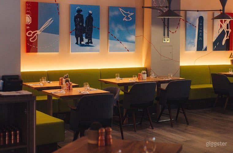 Cozy All In One Bar and Kitchen in London Photo 2