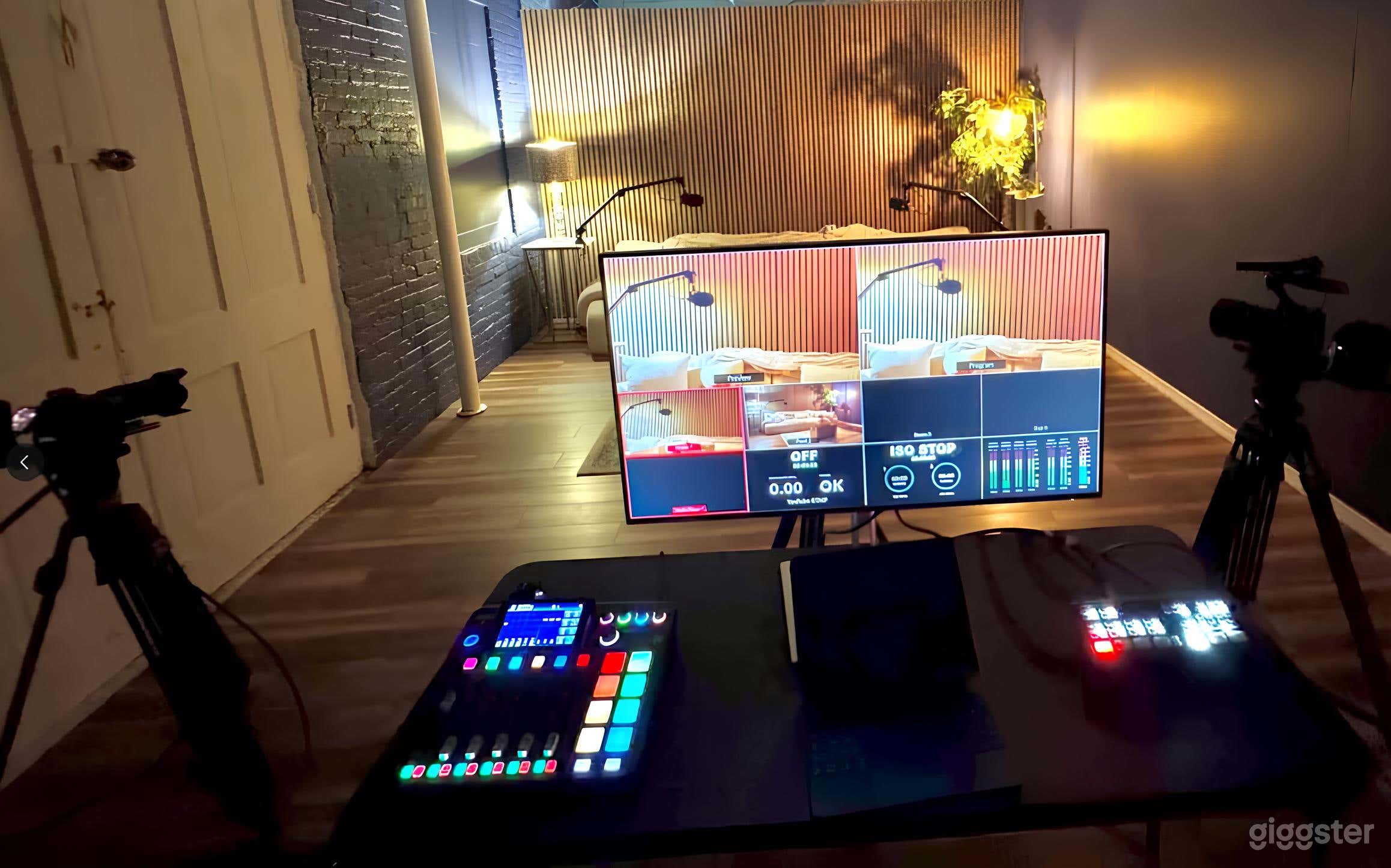 Podcast Production Studio Photo 4