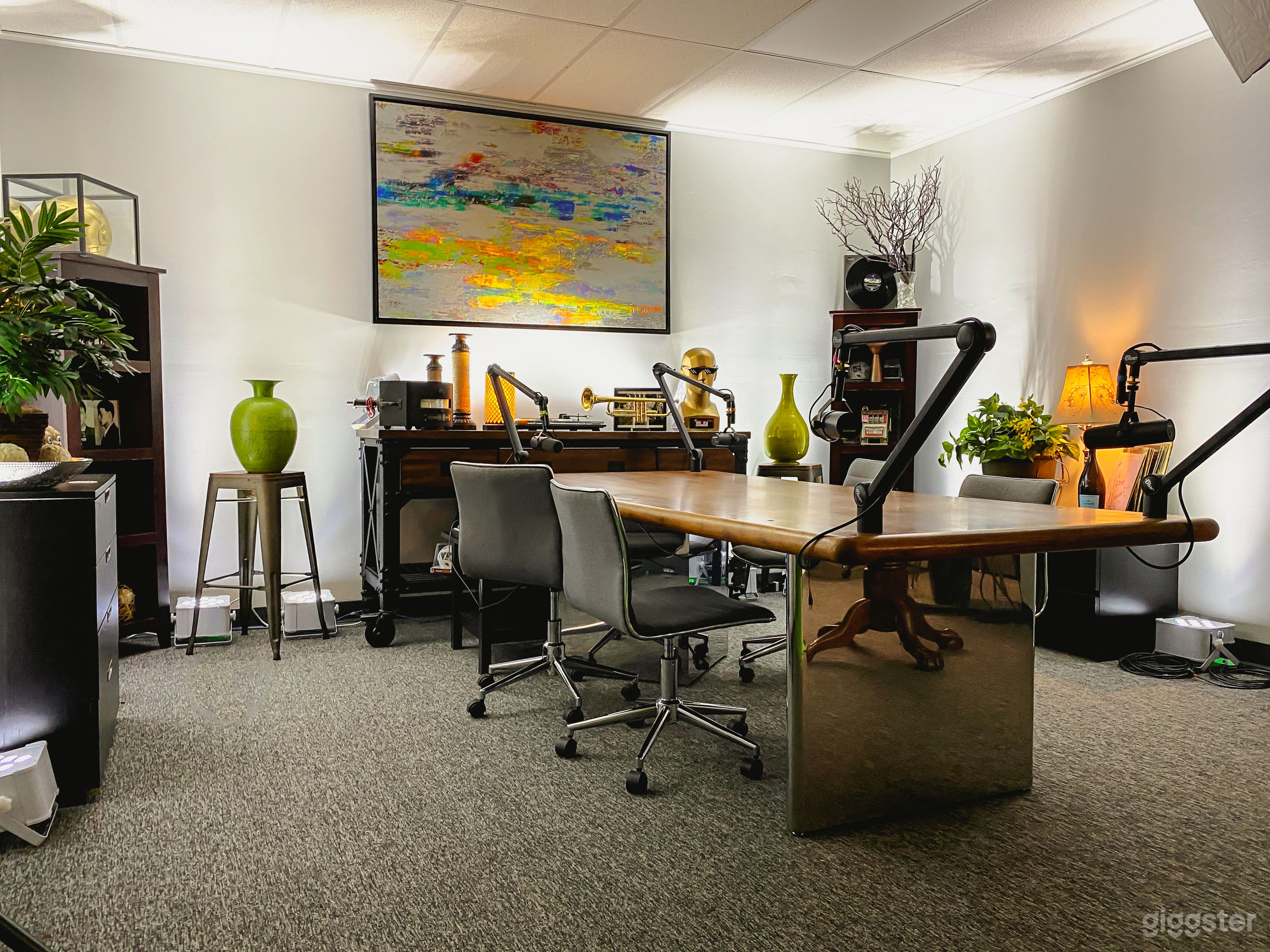 Flexible Podcast Studio/Add-On Services Available! Photo 2